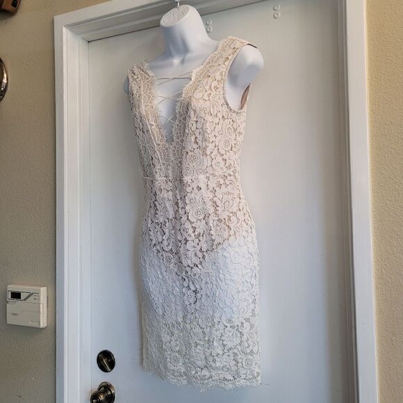 Fashion nova azelia lace dress with built-in body suit - Picture 5 of 8